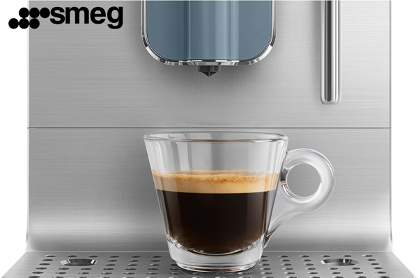 Кофемашина BCC12SBMEU от Smeg. Элегантное решение для любой кухни Кофемашина BCC12SBMEU от Smeg. Элегантное решение для любой кухни